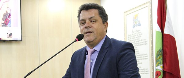 Prefeito de Bombinhas pede a cassação de Ivan Naatz