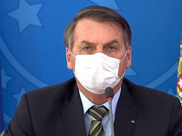 Presidente Jair Bolsonaro confirma que está com Coronavírus