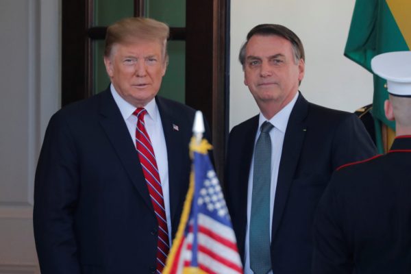 Coronavírus: FoxNews anuncia que primeiro exame de Jair Bolsonaro deu positivo e Casa Branca convoca reunião de emergência