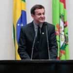 Lei obriga cartórios a comunicar nascimentos sem identificação de paternidade à Defensoria Pública