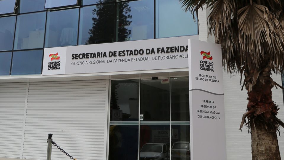 Governo do Estado reduzirá 5% dos incentivos fiscais; Crise no UB; Egídio deve comandar o PL em Blumenau, entre outros destaques