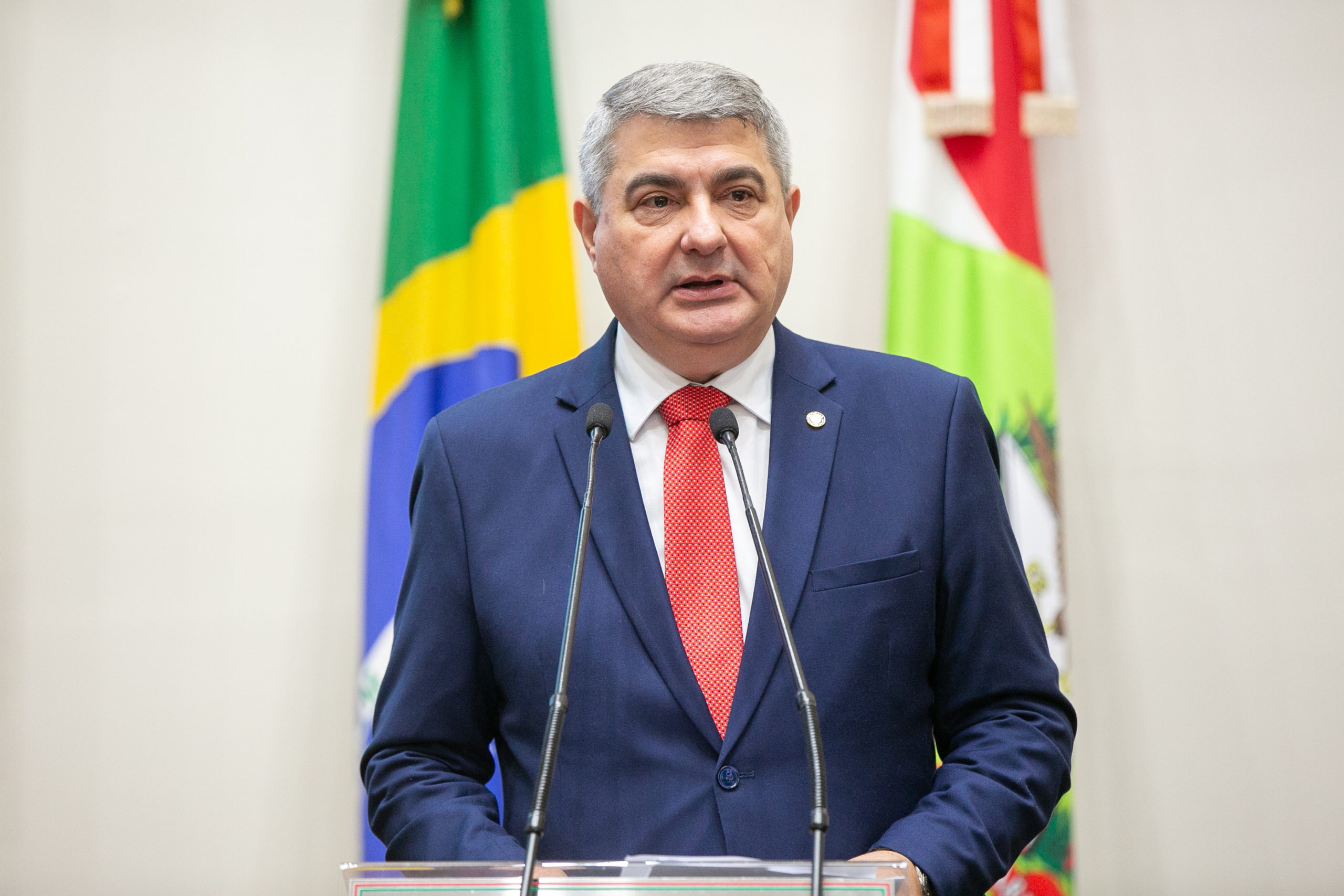 Lunelli declina de pré-candidatura ao governo; Suspeita em Tijucas; Ferrovias em SC em debate na China – E outros destaques