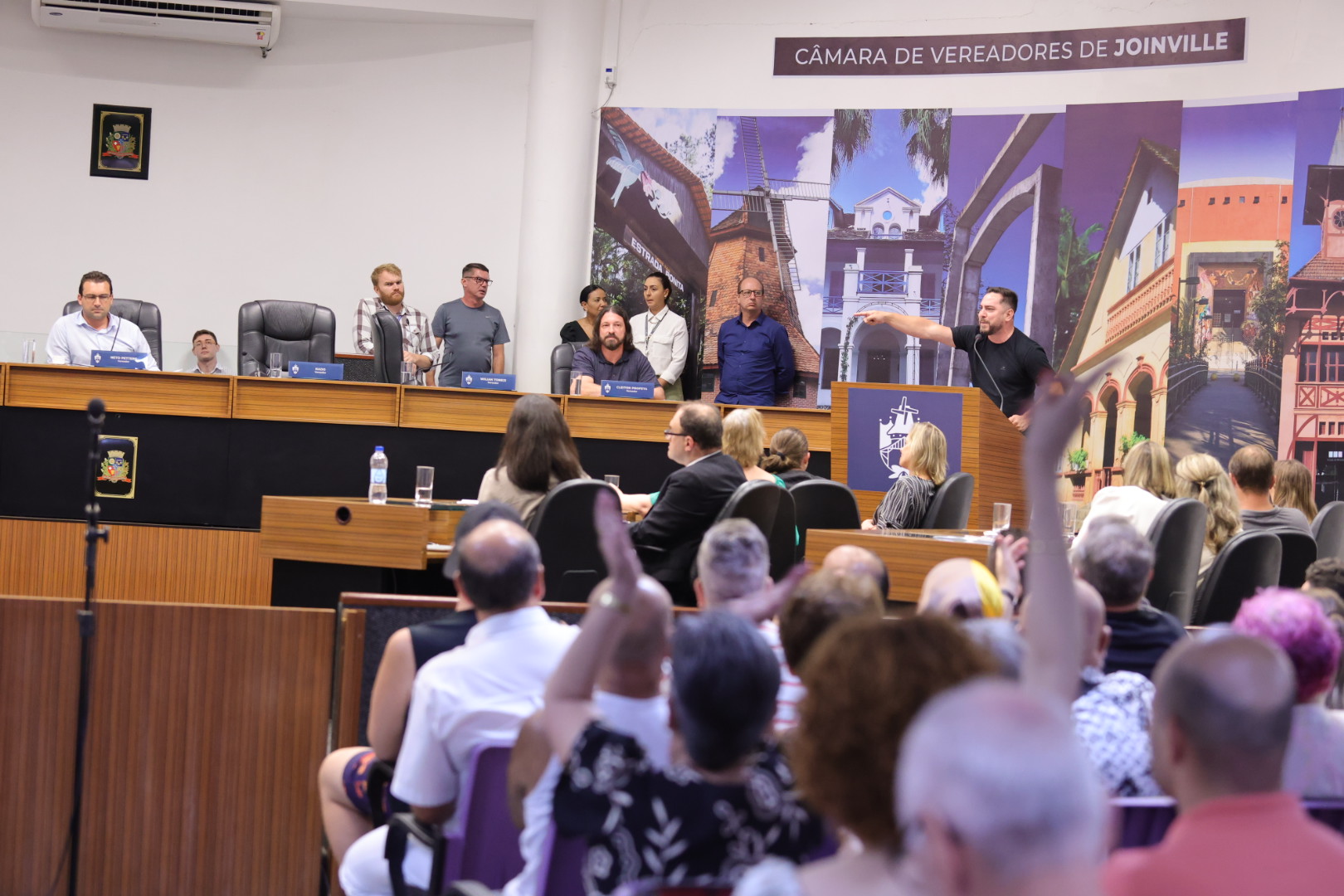 Legalidade de projetos que coíbem uso de drogas é debatida na CCJ da Câmara de Joinville