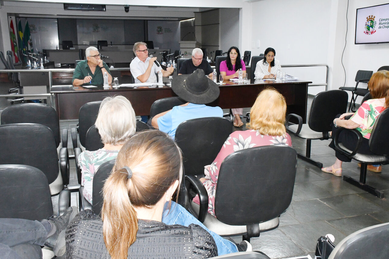 Câmara de Chapecó discute coleta de lixo, transporte rural e Transtorno do Espectro Autista em eventos com a sociedade