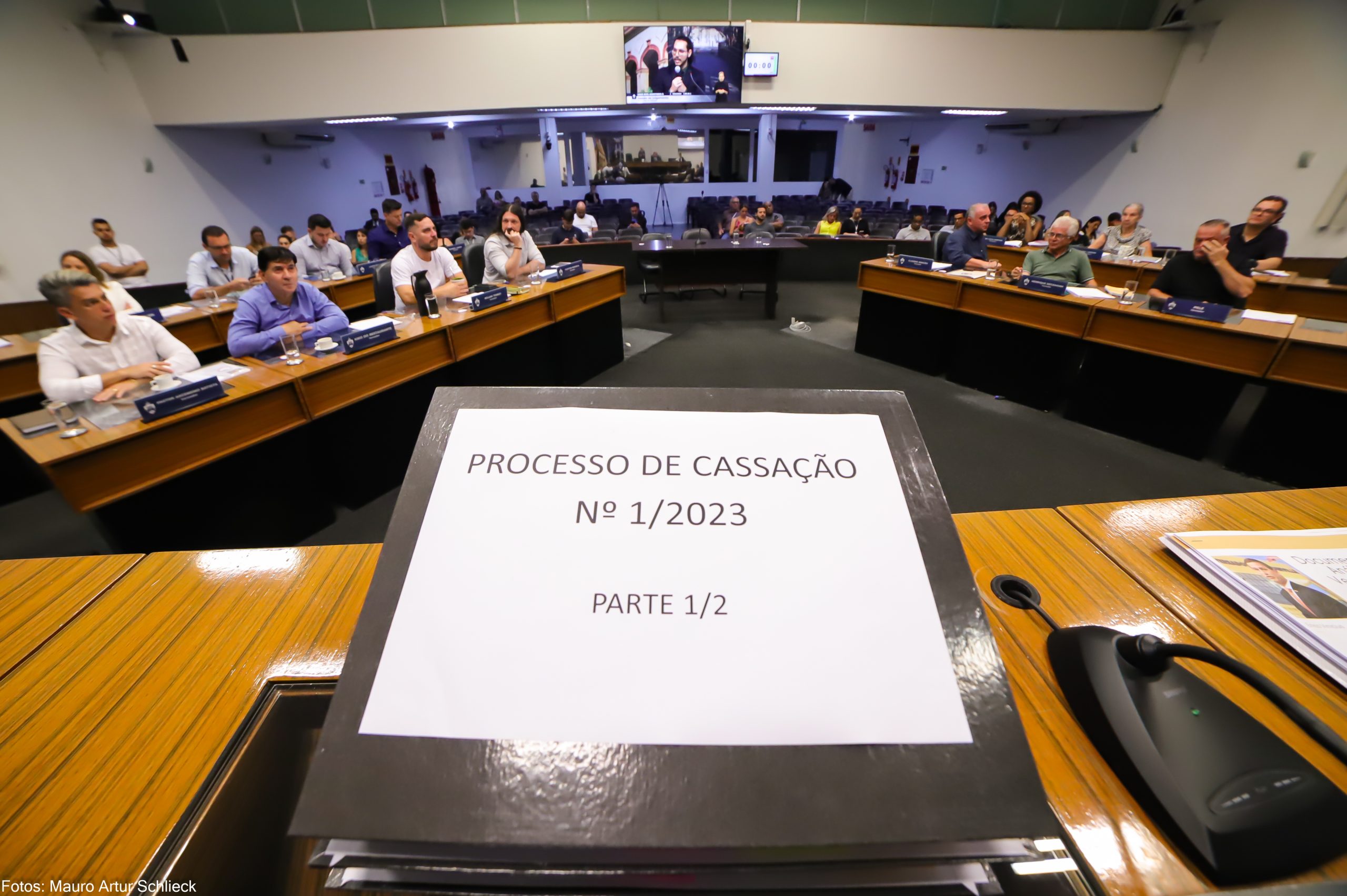 Câmara de Vereadores cassa mandato de Mauricinho por quebra de decoro parlamentar