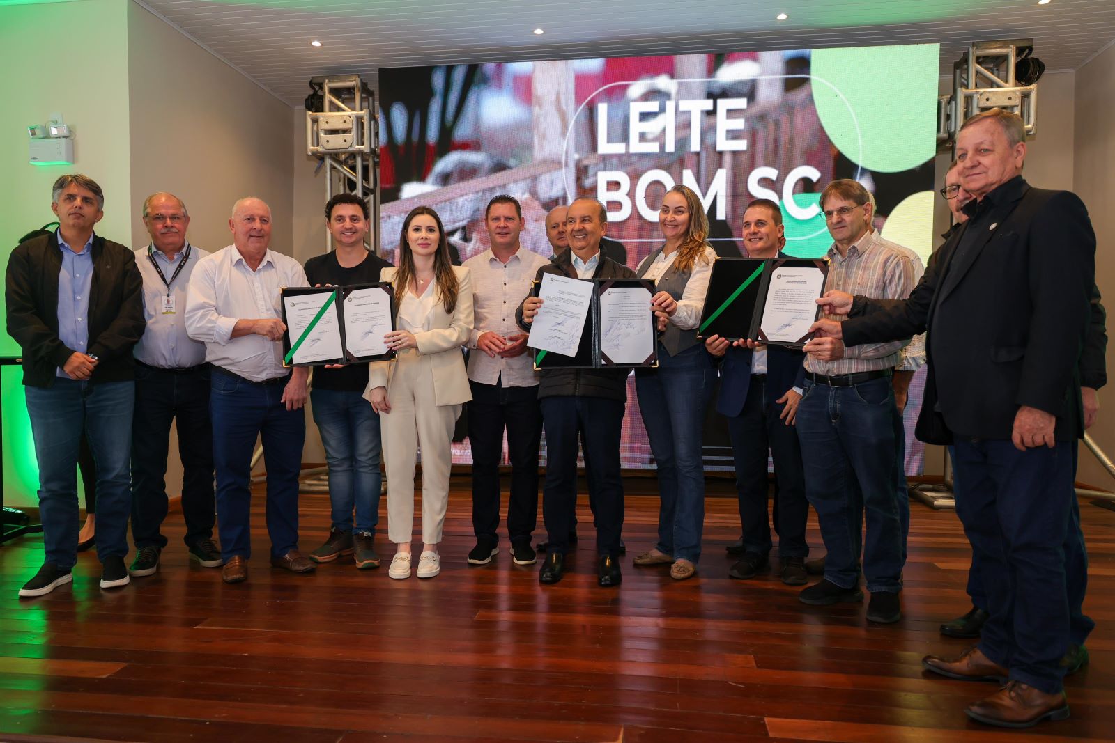 Deputado celebra decreto da cadeia produtiva do leite