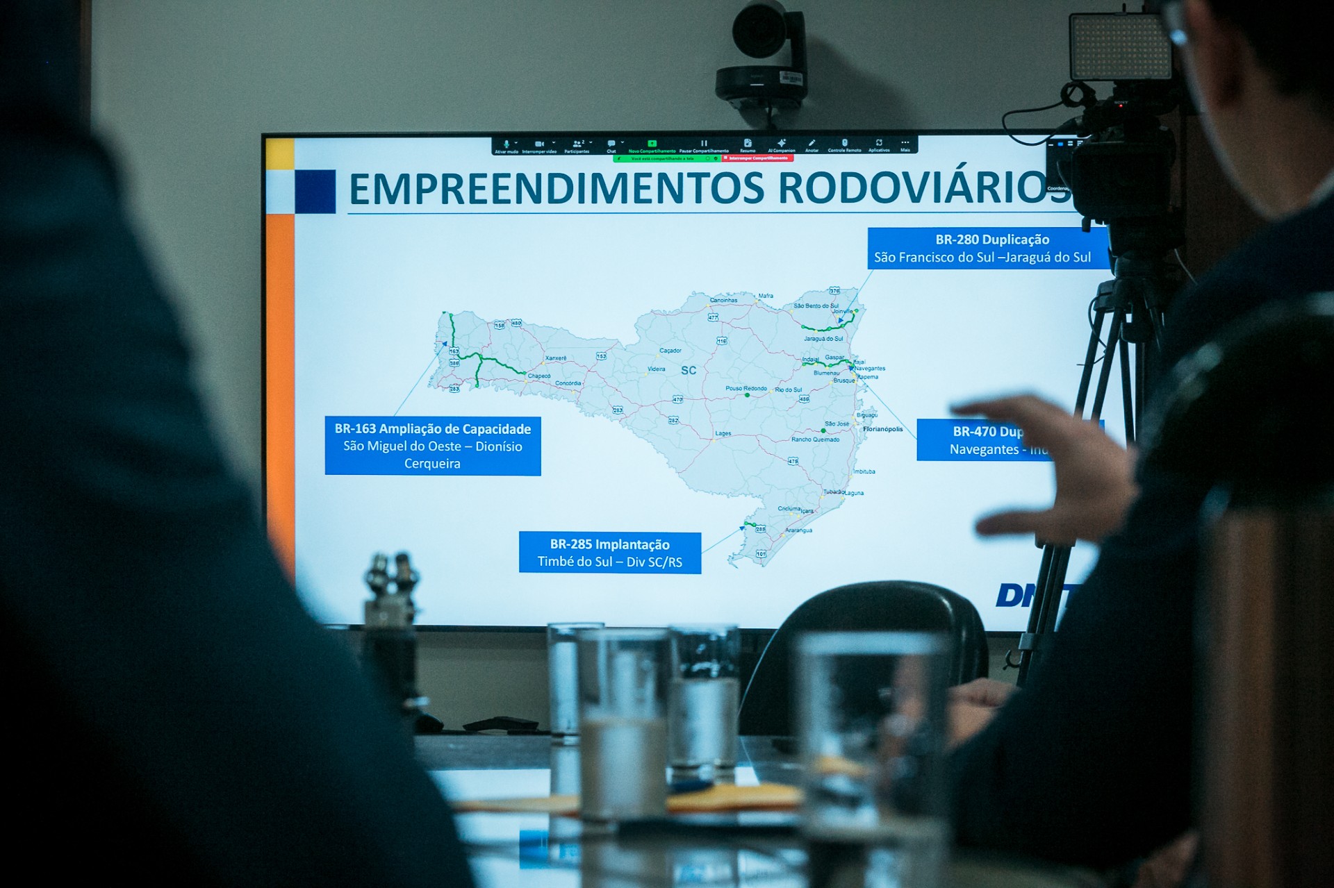 DNIT apresenta previsões de obras no Oeste; Vereador renuncia; PEC sobre drogas; Consultas populares nas eleições; e mais