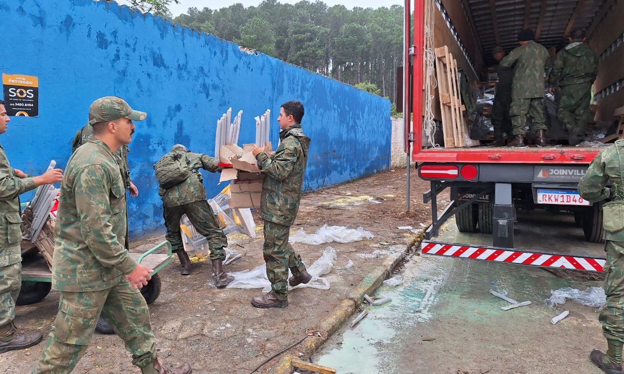 Força tarefa de Joinville na retomada das aulas em Guaíba; Militantes do MBL intimidam vereador; e mais