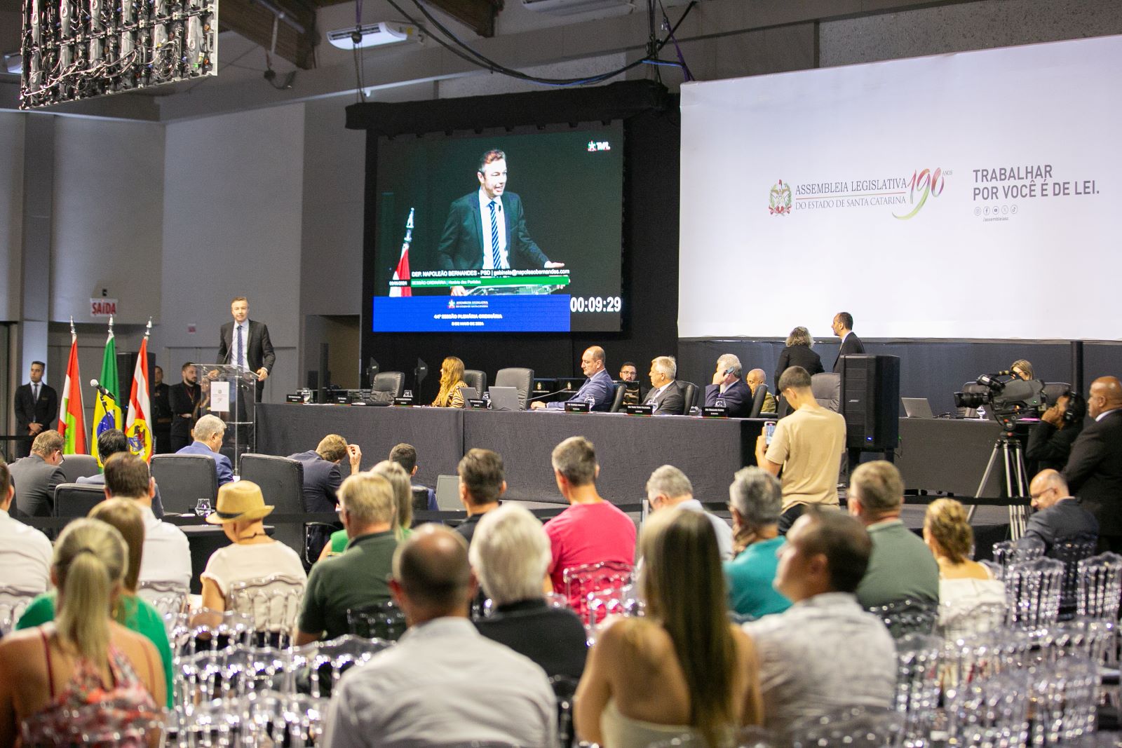 Deputados catarinenses debatem emergências climáticas e recursos para combatê-las