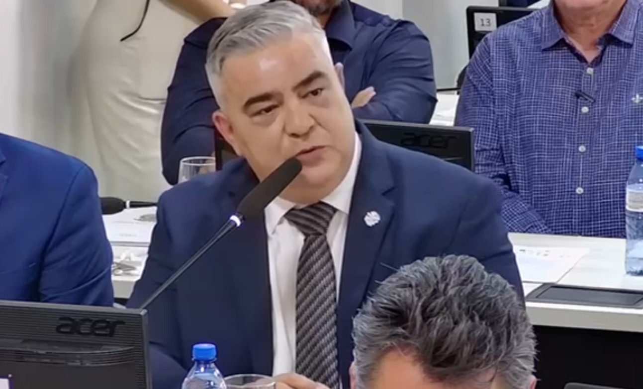 ATENÇÃO: Deputado volta a ser internado em UTI