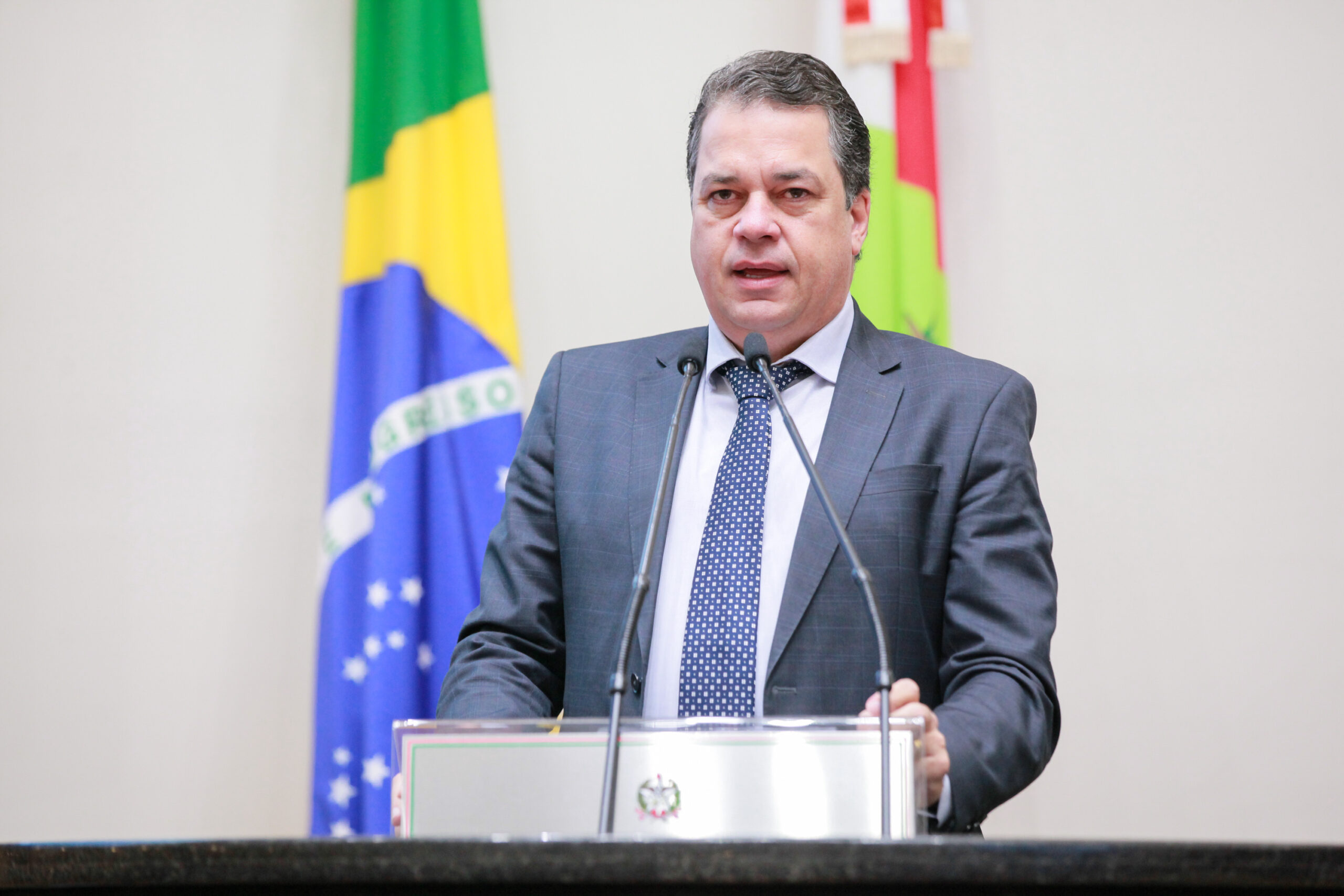 Na Alesc, deputado lembra os 20 anos da morte de Brizola