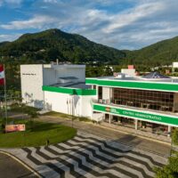 Governo firma contrato sem licitação para serviços de impressão; Alesc terá a CPI dos Cartórios – E outros destaques