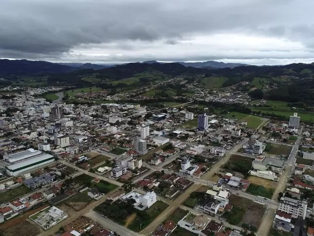 Operação Mensageiro: GAECO prende ex-servidor municipal da prefeitura de Braço do Norte