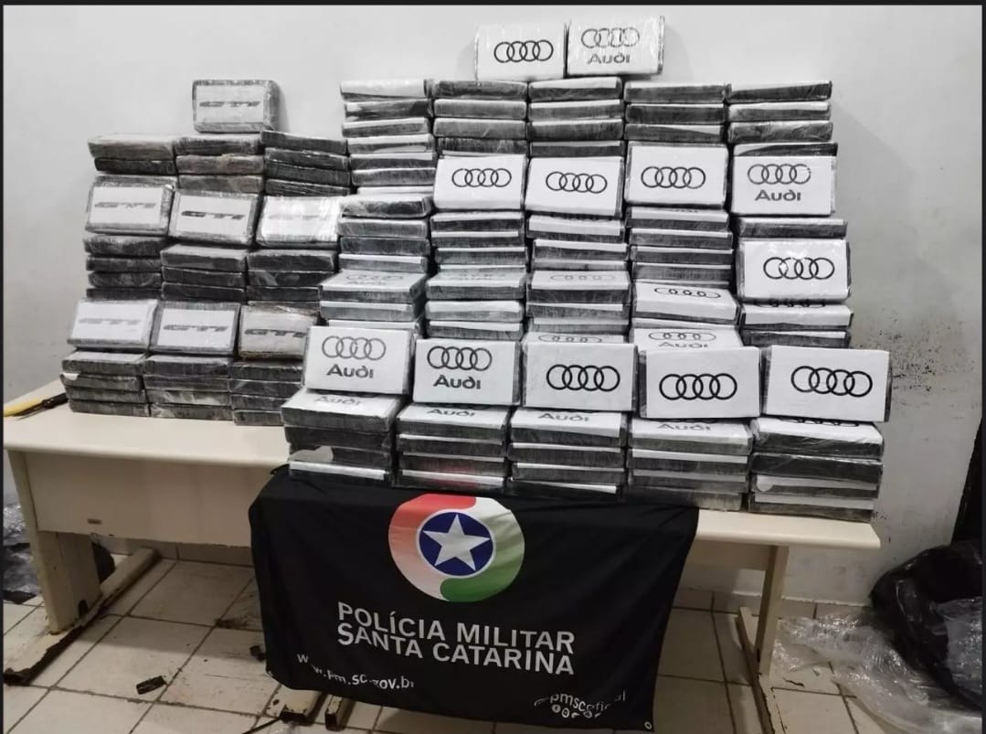 Polícia Militar de Joinville apreende mais de 400 kg de cocaína