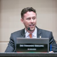 Ala do MDB se reúne para discutir aliança; Amin se sentiu sabotado no Progressistas; A homenagem de Carlos Bolsonaro a miliciano – E outros destaques