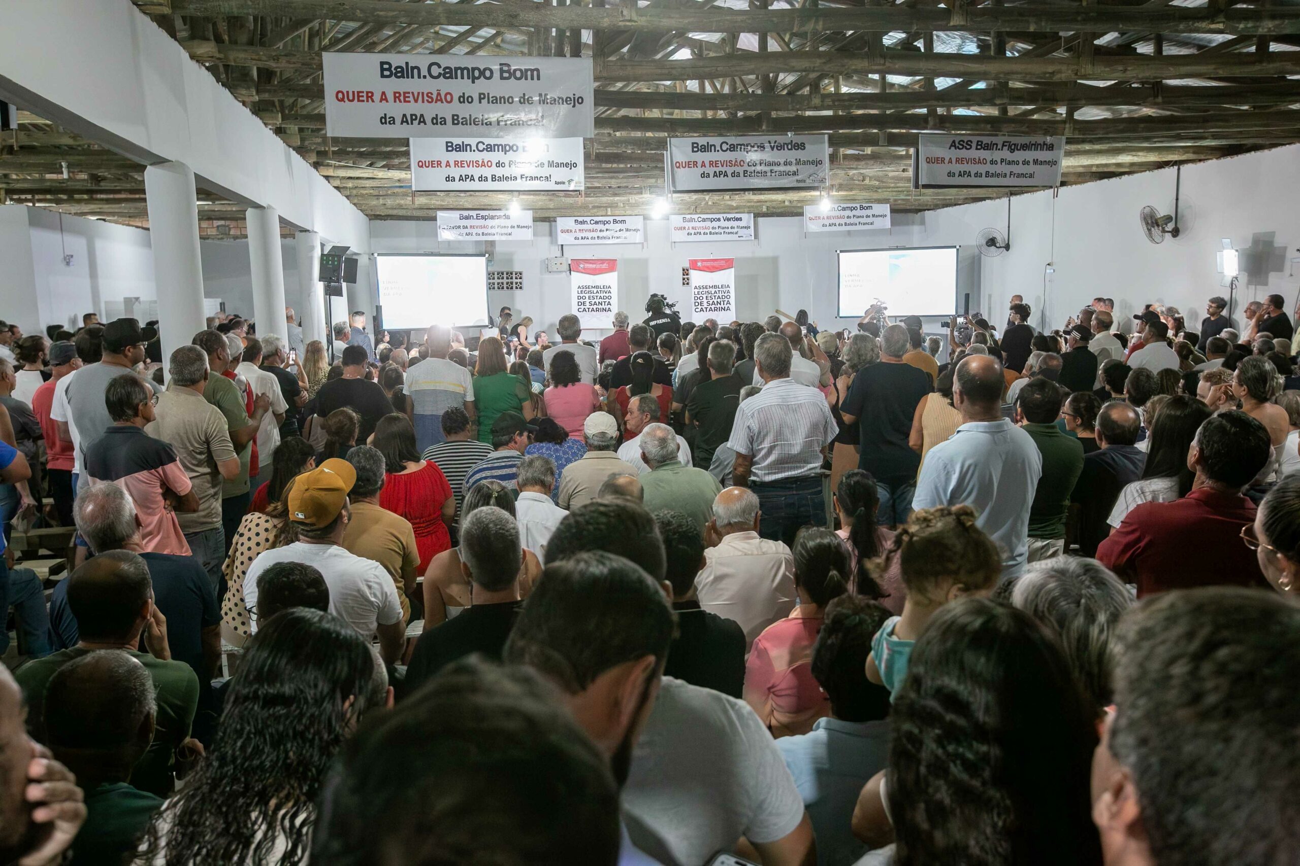 Audiência na Alesc debate situação de 50 mil famílias impactadas pela APA da Baleia Franca