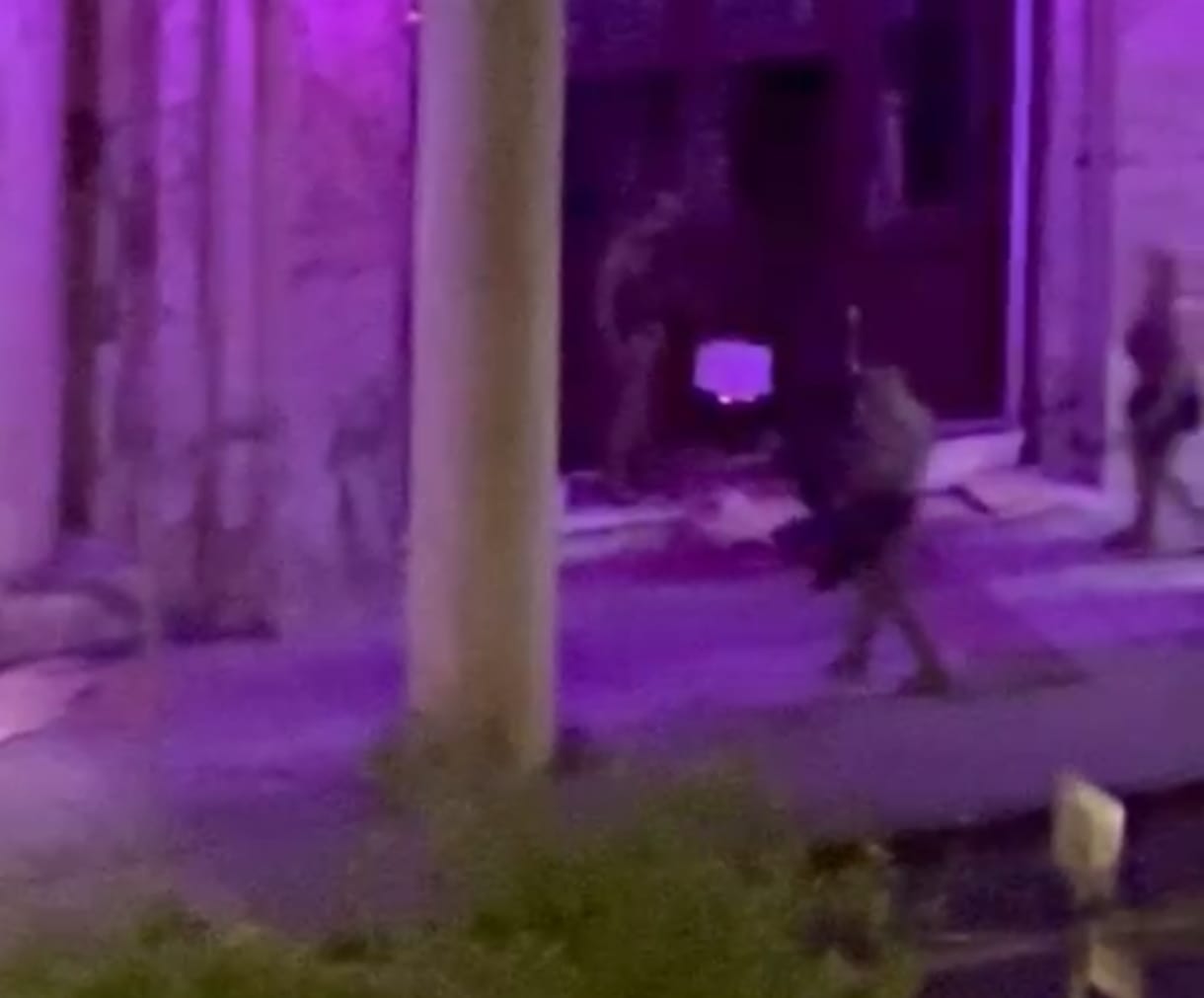 Violência contra pessoas em situação de rua revela falhas de planejamento; SC observa guerra tarifária; veja outros destaques