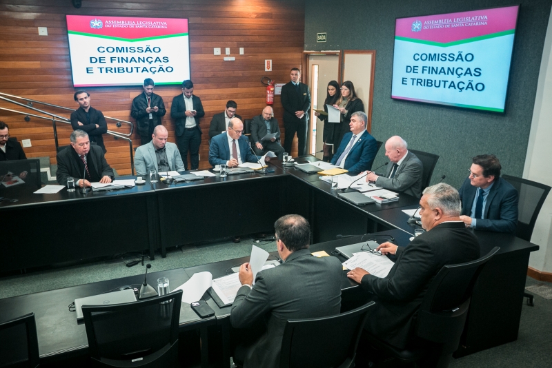Relator da LDO 2026 apresenta parecer conclusivo e abre prazo de uma semana para votação da matéria na Alesc