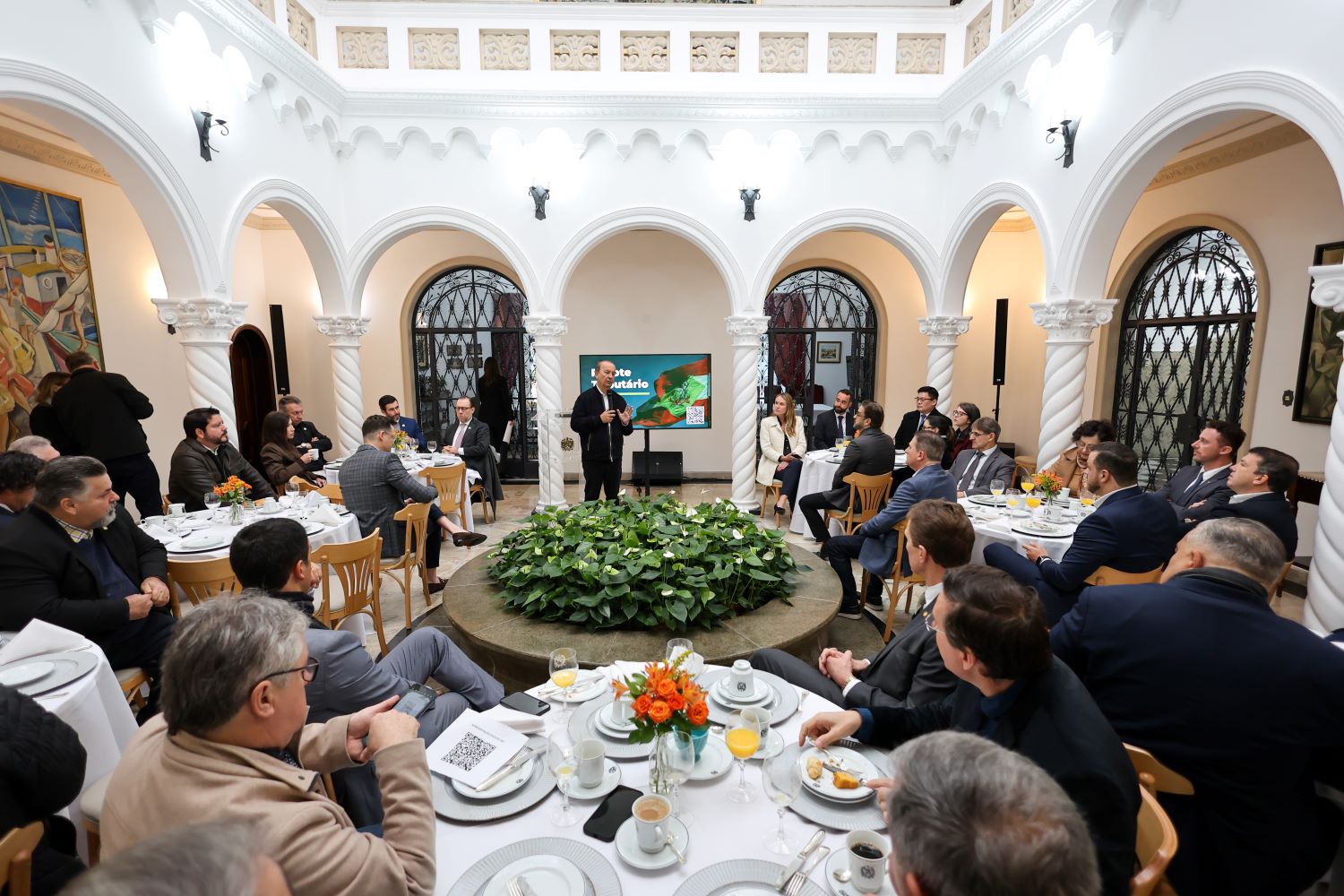 Governo de SC apresenta aos deputados projetos que serão enviados para a Alesc