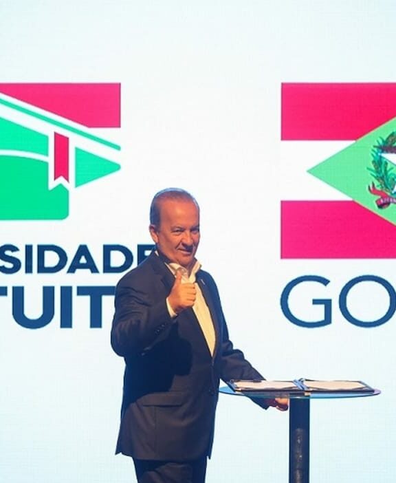 Governo usa “chapéu alheio” para bancar programa e convênios; Prefeito é indiciado; Deputado próximo do UB – E outros destaques