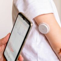 Criciúma fornecerá sensores de glicose para crianças e adolescentes com diabetes tipo 1