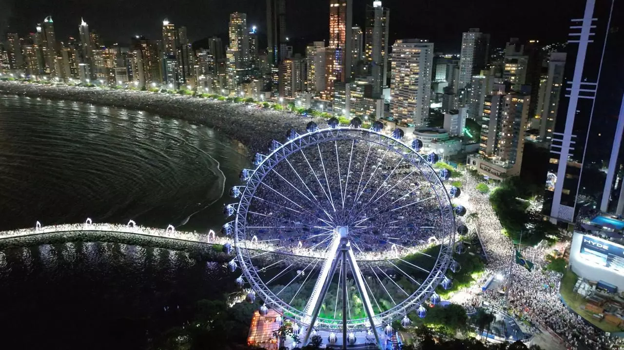 Balneário Camboriú festeja 61 anos com show nacional com Jota Quest na Praia Central