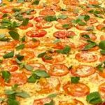 Maior pizza linear do Brasil será distribuída nesta quinta-feira em Balneário Camboriú