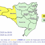 Ciclone extratropical traz ventos fortes, temporais e mar agitado em Santa Catarina