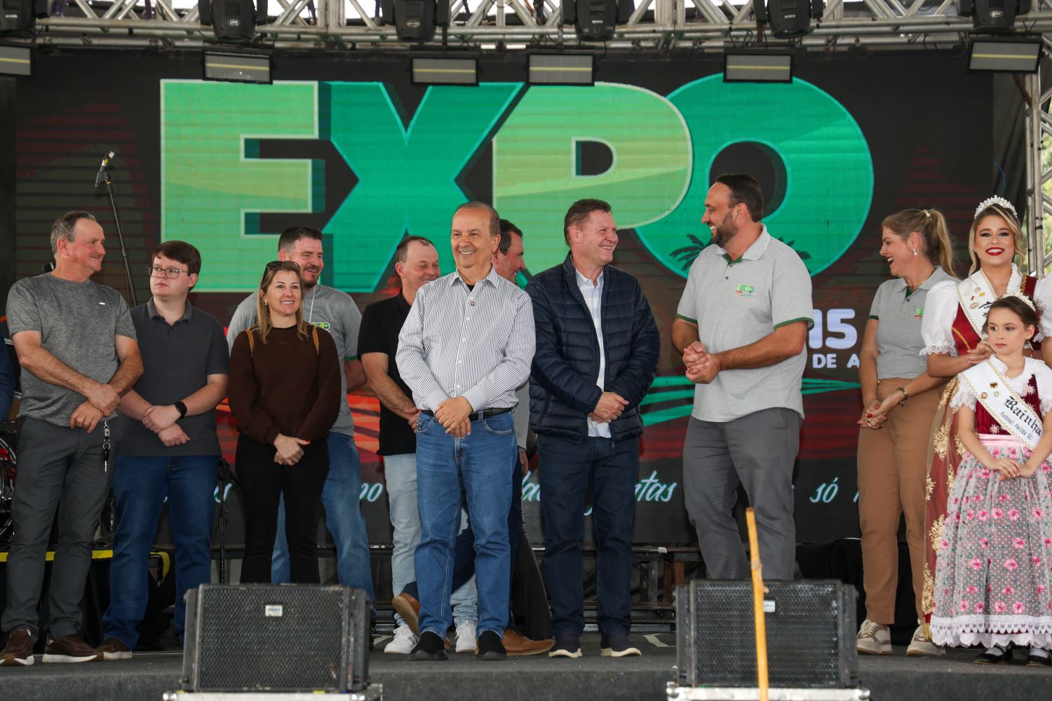 Governador anuncia recursos para construção de Centro Multiuso durante a Expo Peritiba