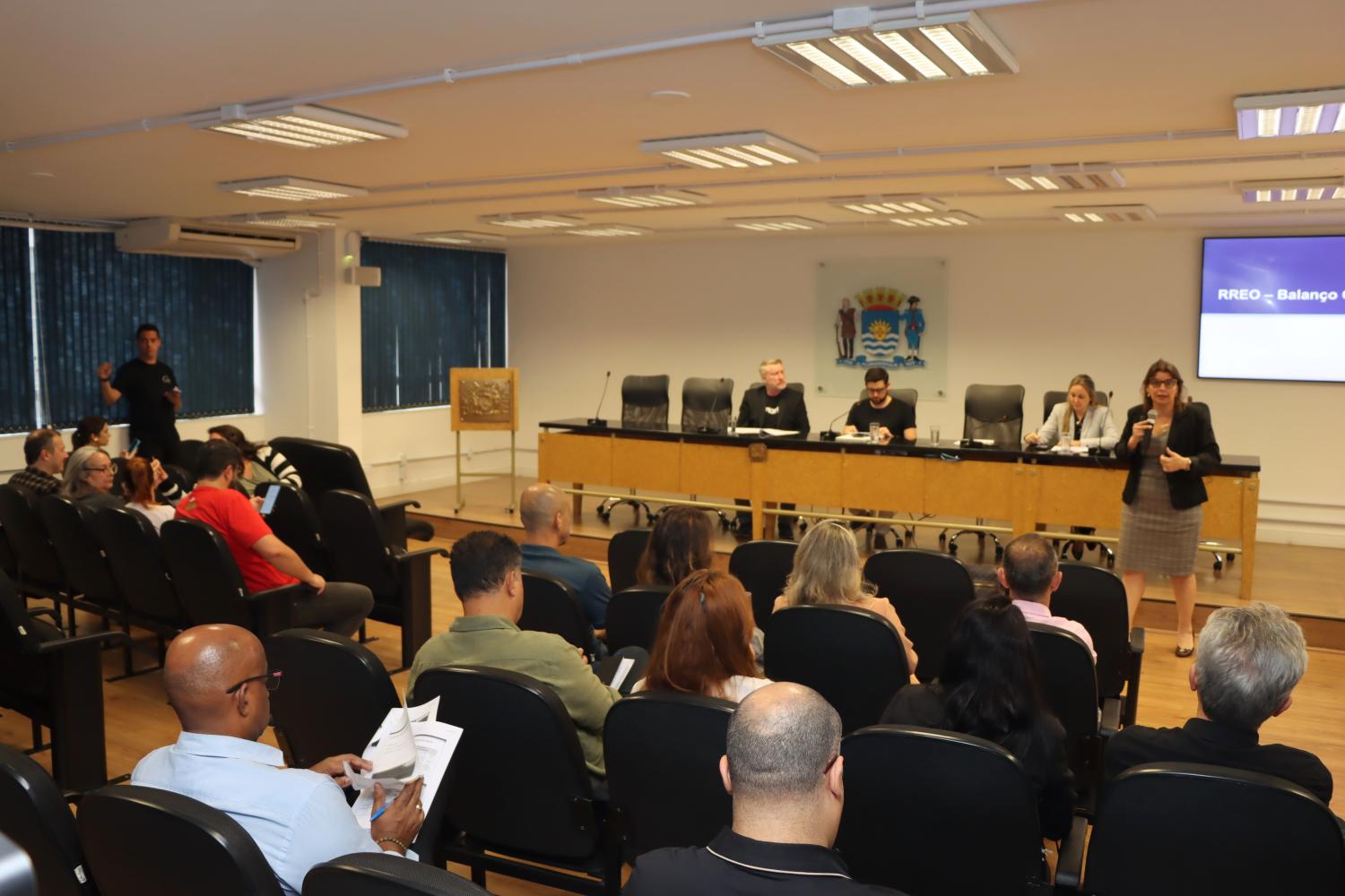 Prefeitura de Florianópolis apresenta prestação de contas do 2º quadrimestre de 2025 em audiência pública