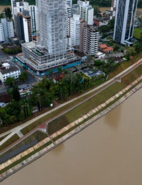 Investimentos estaduais em Blumenau e região incluem obras de saúde, infraestrutura e prevenção de enchentes