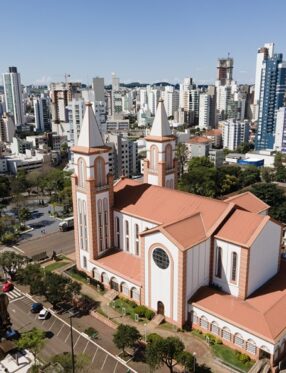 Câmara de Chapecó abre concurso público com vagas em diversos níveis de escolaridade
