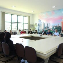 Gestão de Joinville conhece programas sociais e de saúde em Chapecó