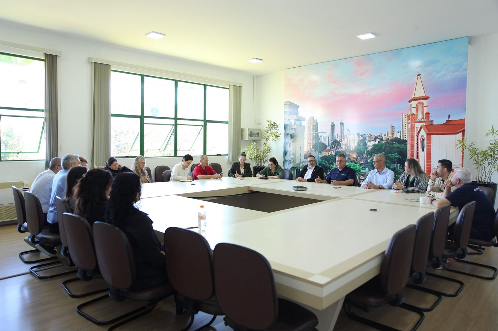 Gestão de Joinville conhece programas sociais e de saúde em Chapecó