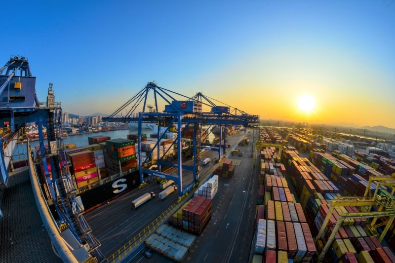 FIESC pede redução de tarifas portuárias para minimizar impacto do tarifaço dos EUA sobre exportações catarinenses