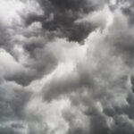 Semana será marcada por calor, sensação de abafamento e chuva frequente em Santa Catarina