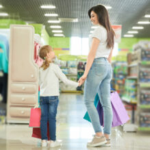 Após quatro meses de queda, intenção de consumo das famílias catarinenses volta a crescer em outubro