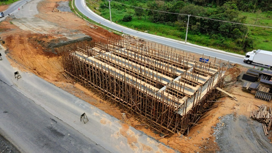 Rampas de viaduto na duplicação da SC-108 serão erguidas ainda em outubro