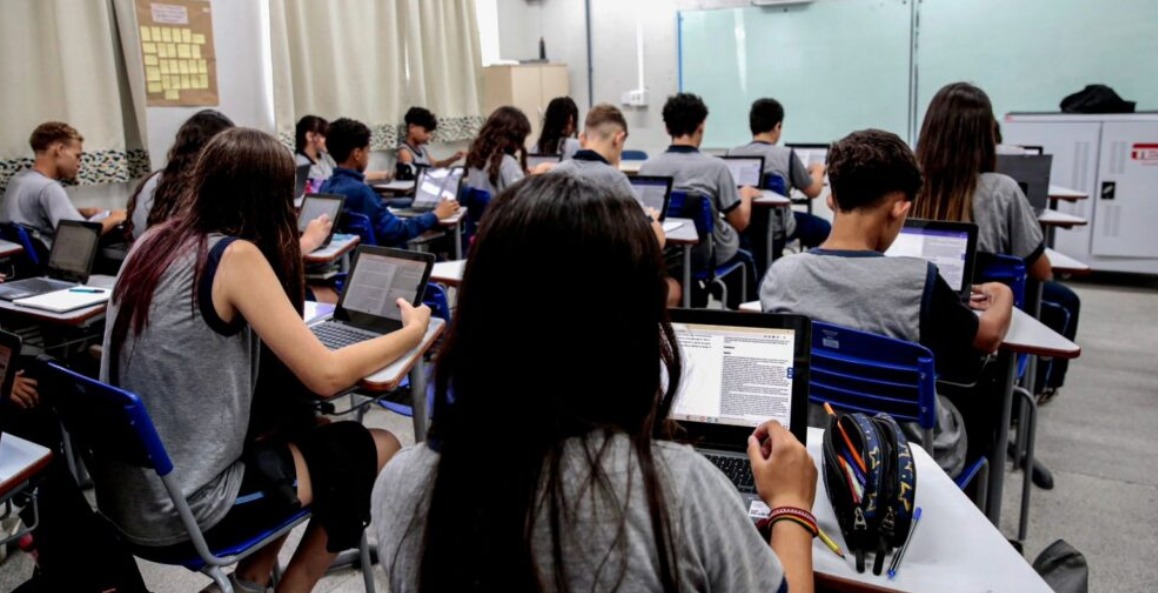 Prefeitura de Joinville apresenta Projeto de Lei para concessão de bolsas para professores