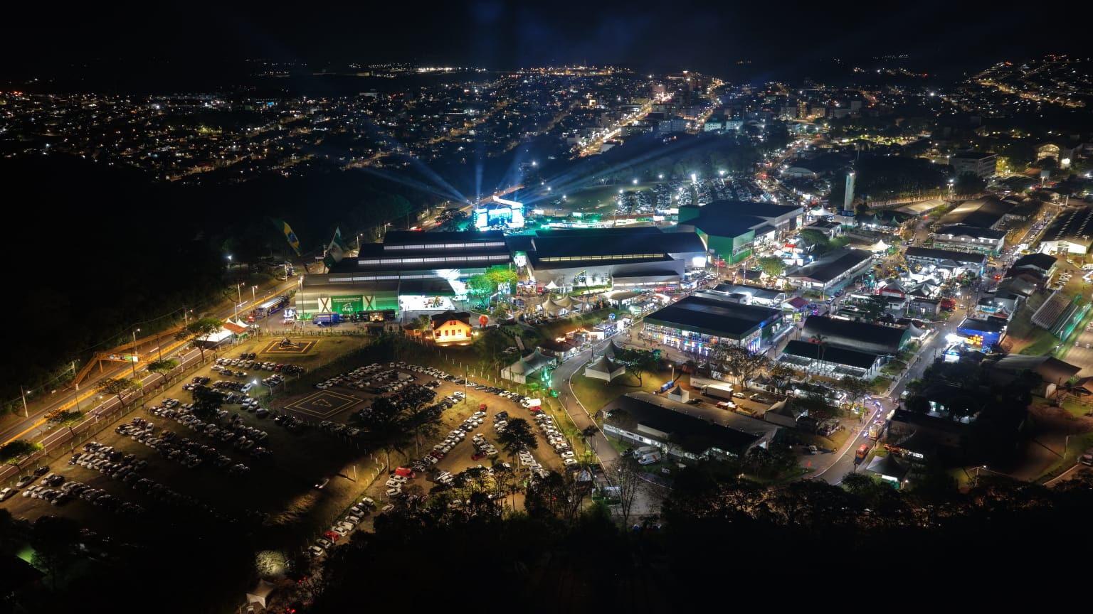 Efapi do Brasil atrai mais de 32 mil visitantes no primeiro dia de feira