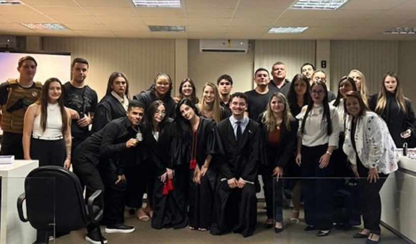 Estudantes de Direito participam de júri simulado na comarca de São Francisco do Sul