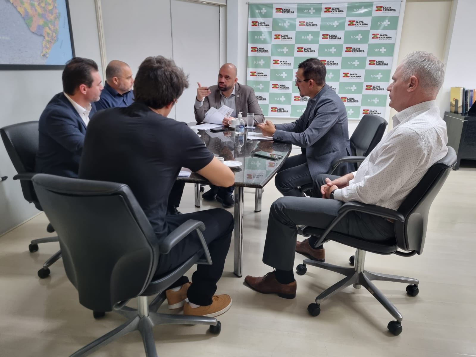 SES discute investimentos para ampliar serviços no Hospital Regional do Oeste em Chapecó