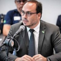 A resistência a Carlos Bolsonaro; A irritação de Marcos Vieira; A ala do PT que defende o isolamento — e outros destaques