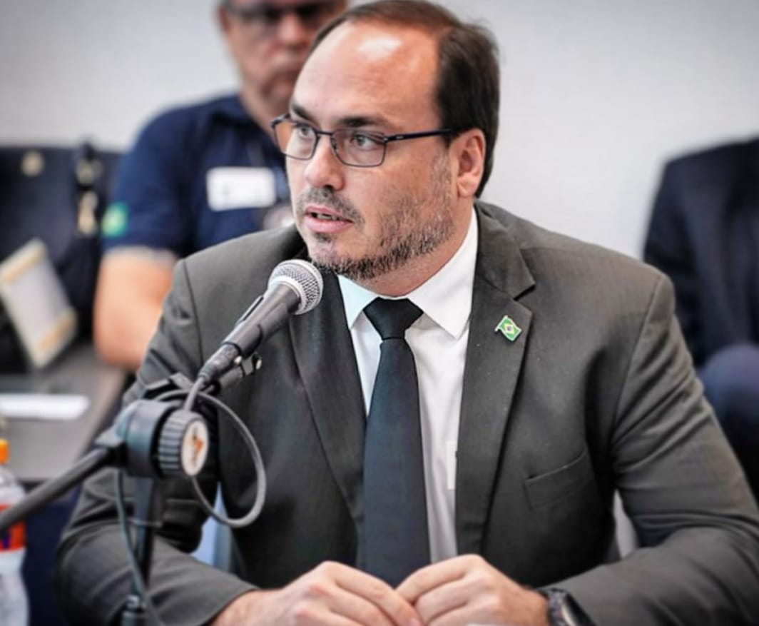 A resistência a Carlos Bolsonaro; A irritação de Marcos Vieira; A ala do PT que defende o isolamento — e outros destaques