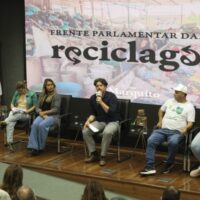 Frente Parlamentar da Reciclagem discute avanços e desafios na gestão de resíduos em Santa Catarina