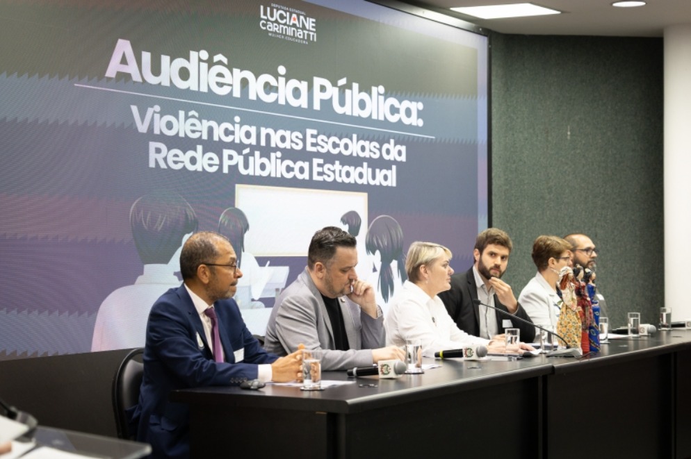Audiência discute ações para enfrentar violência contra educadores em Santa Catarina