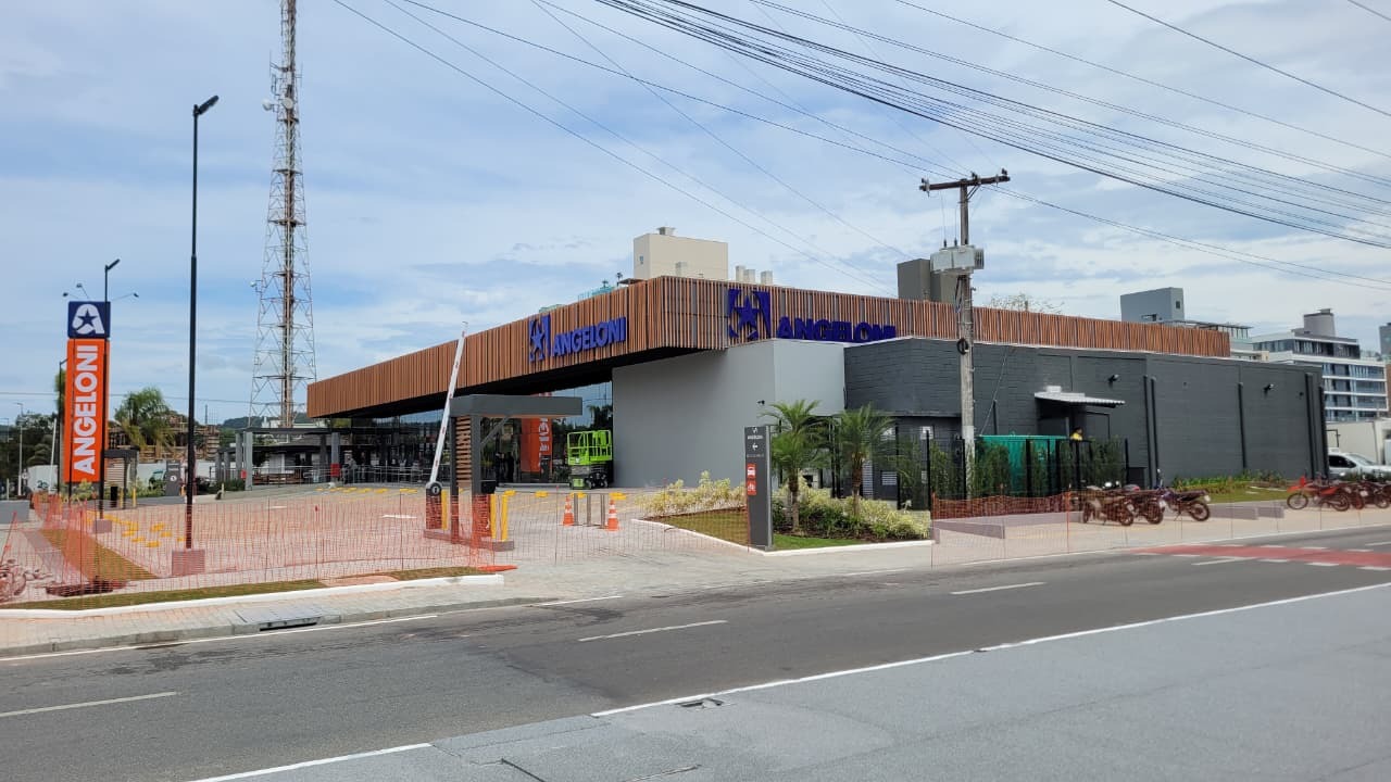 Angeloni inaugura nova unidade em Jurerê Internacional