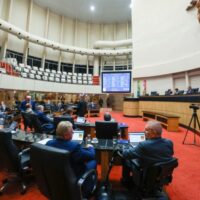 Dificuldades dos produtores de tilápia, arroz e leite pautam sessão da Alesc