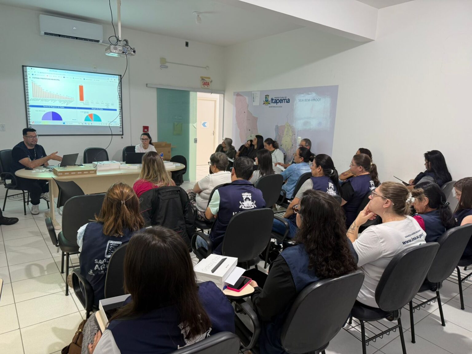 Itapema entrega tablets a agentes comunitários e avança na digitalização da saúde pública