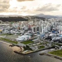 São José prevê definir em 2026 modelo de concessão para novos empreendimentos na orla da Baía Sul